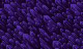 斜向的紫水晶。由於紫色調，可能會與腐化地下混淆。